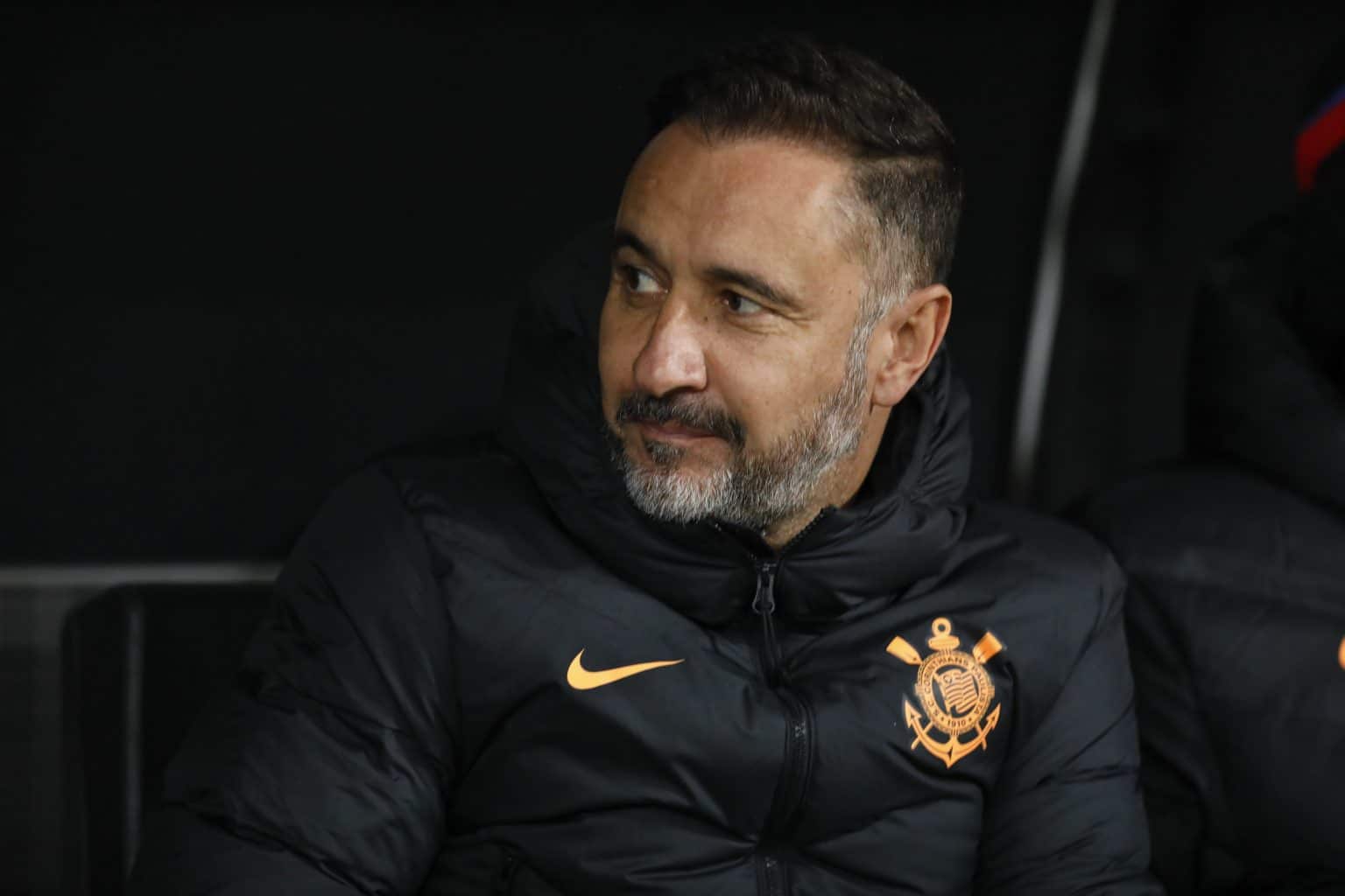 V&iacute;tor Pereira de volta? Postagem do Corinthians faz alvinegros lembrarem de ex-t&eacute;cnico