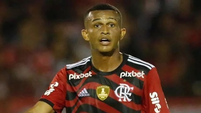 Wesley e Gabigol desfalcam o Flamengo em jogo contra o Goiás, pelo Brasileirão