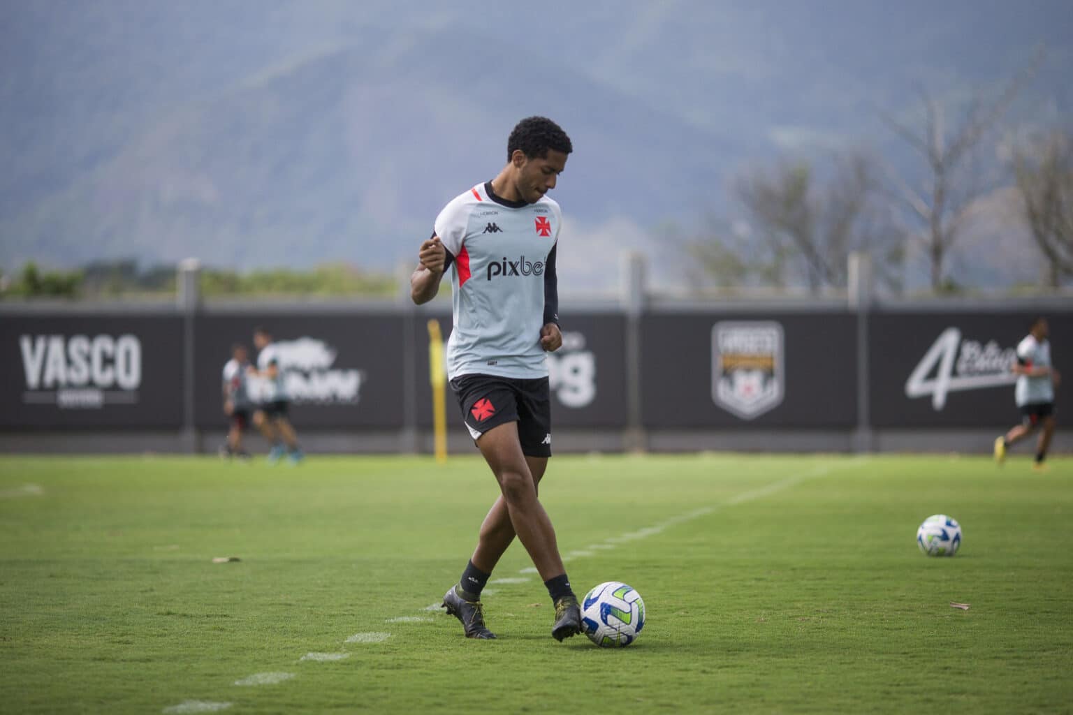 Zagueiro Miranda, do Vasco, &eacute; convocado para os Jogos Pan-Americanos