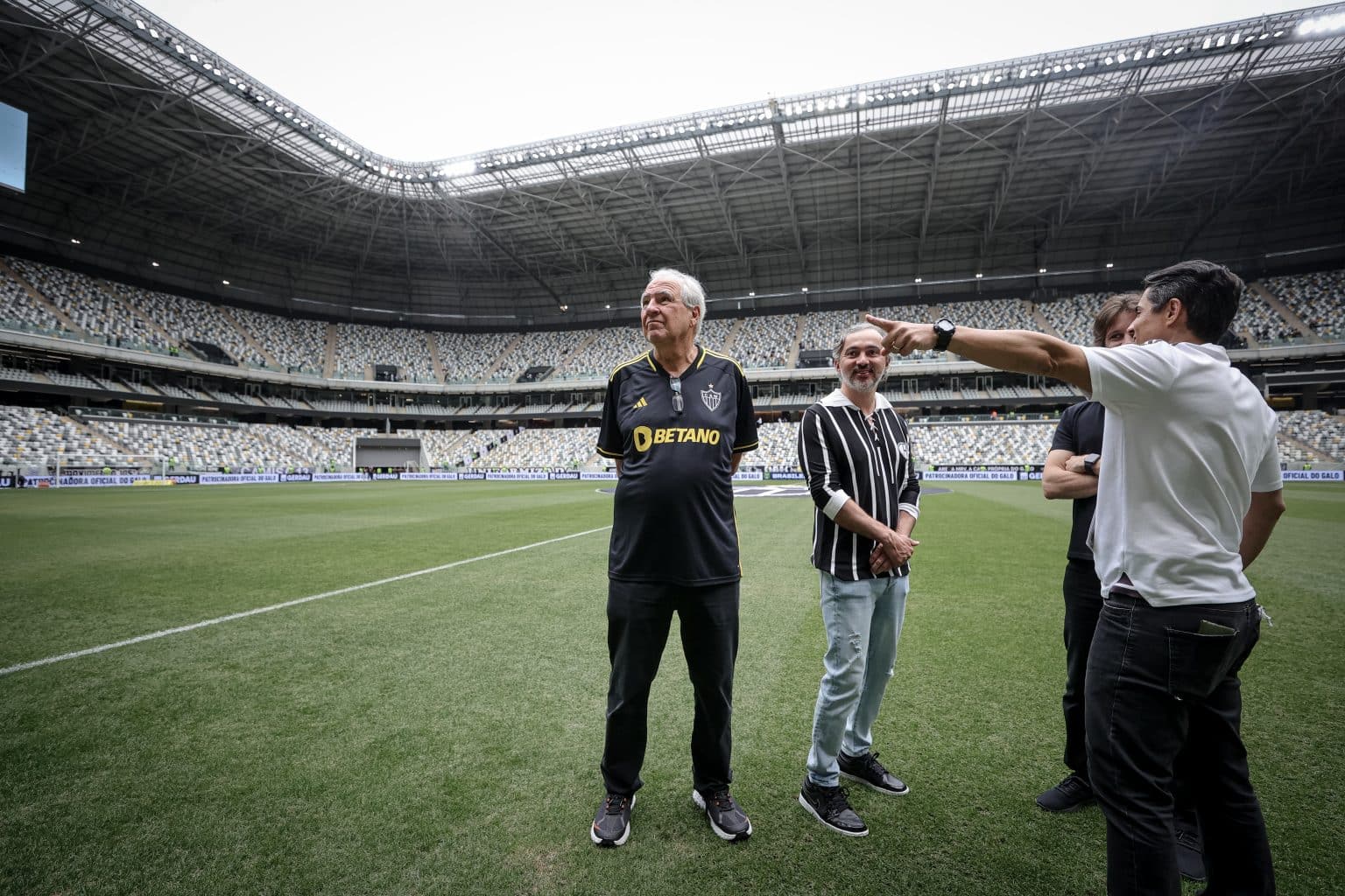 Ex-VP e futuro dono do Atl&eacute;tico-MG discutem ap&oacute;s cr&iacute;ticas a outro dono do clube; entenda