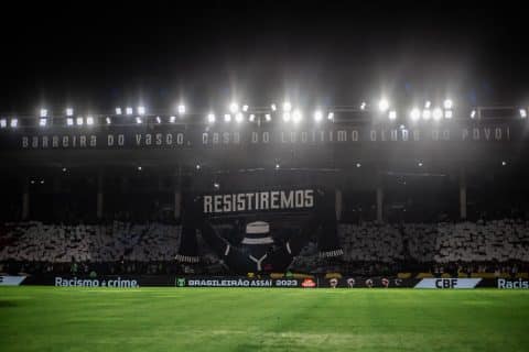 Em quatro horas, torcida do Vasco esgota ingressos para jogo contra o Fortaleza, em São Januário