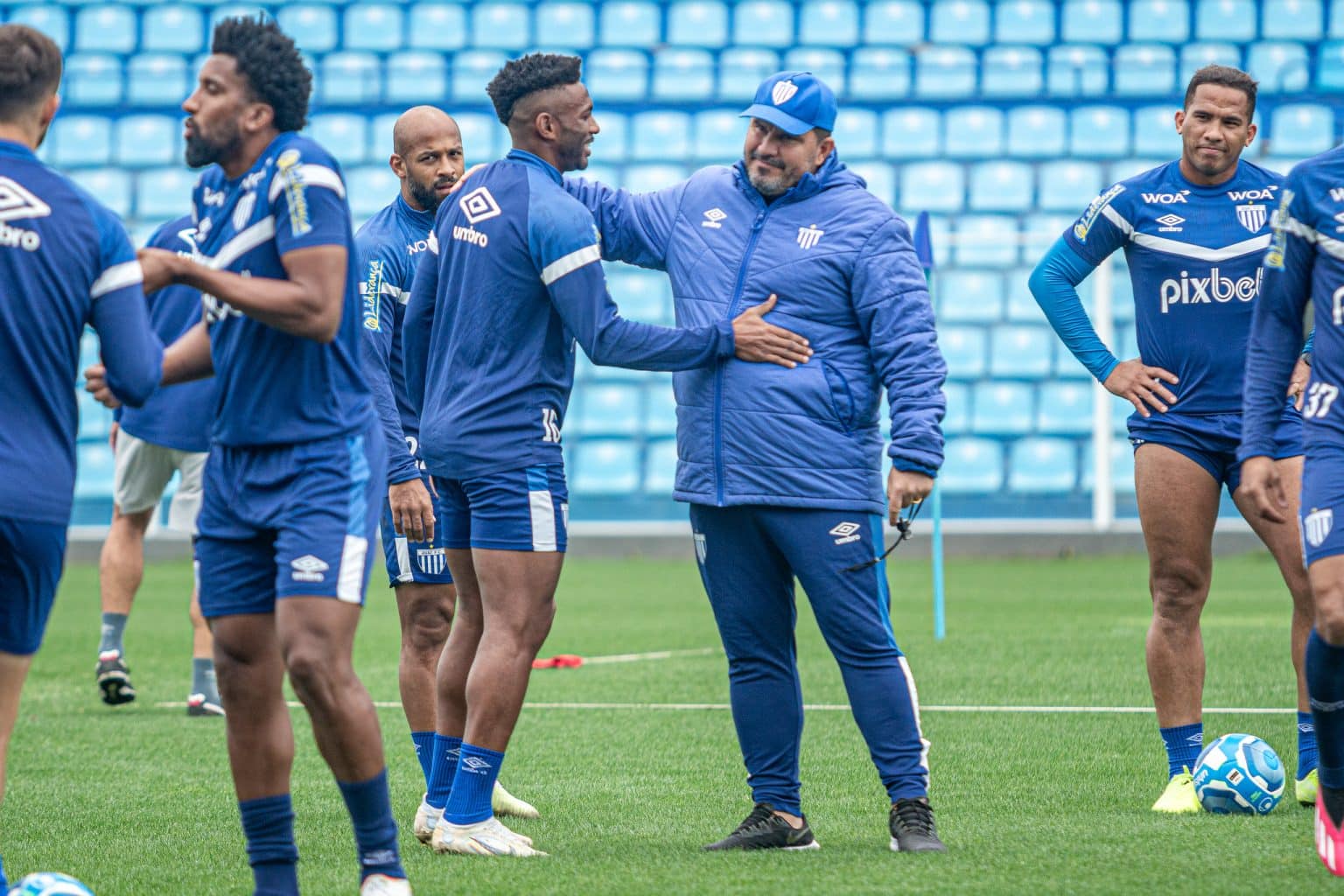 Escala&ccedil;&atilde;o do Ava&iacute;: time, d&uacute;vidas e desfalques contra a Ponte Preta
