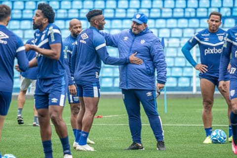 Escala&ccedil;&atilde;o do Ava&iacute;: time, d&uacute;vidas e desfalques contra a Ponte Preta