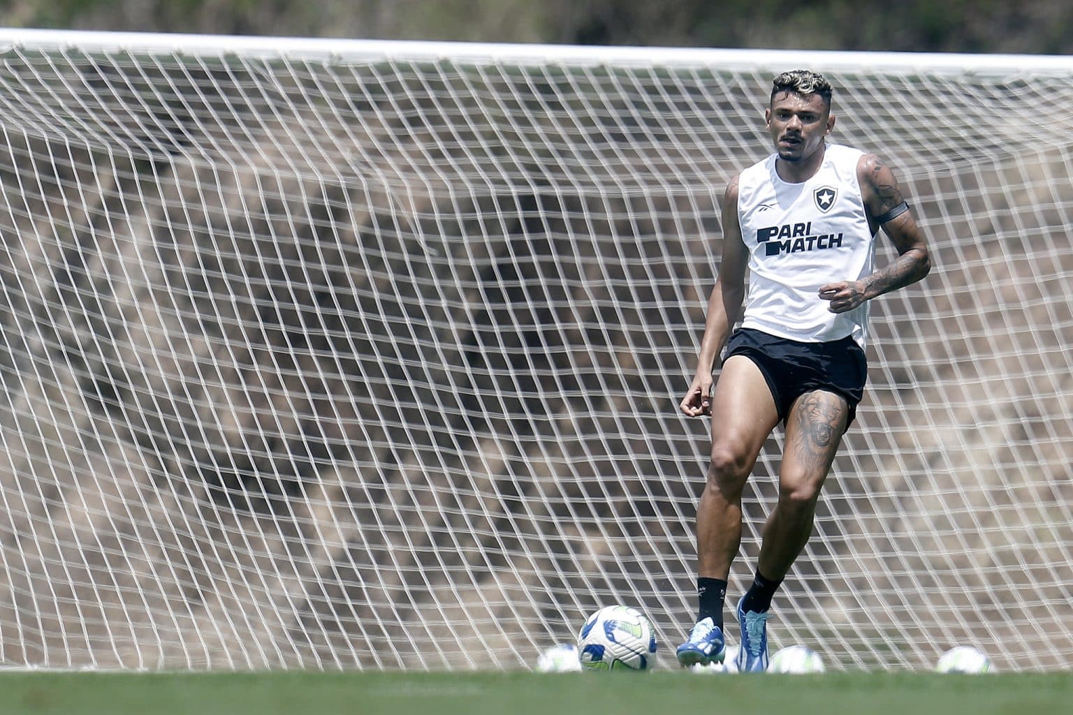 Botafogo: Tiquinho Soares volta ao time titular no cl&aacute;ssico com o Fluminense