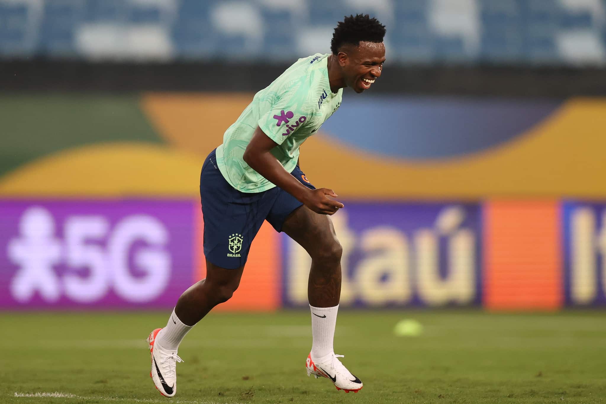 Diniz escala a Sele&ccedil;&atilde;o com Vini Jr e Arana para jogo contra a Venezuela