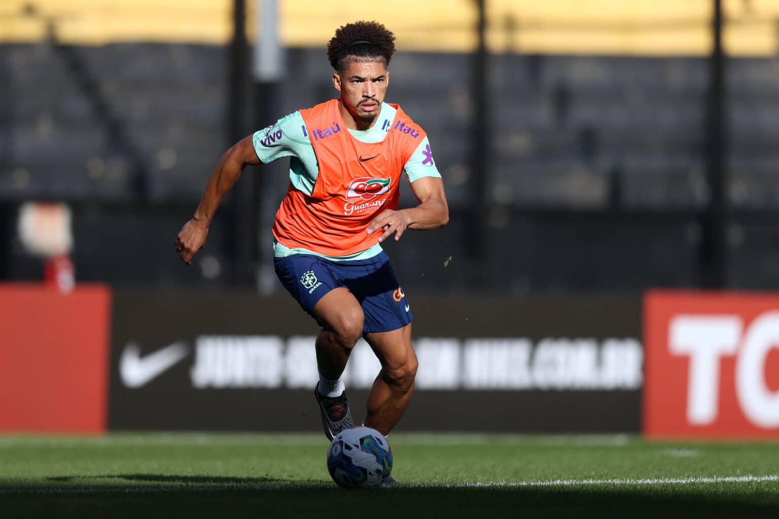 Botafogo vai ter Lucas Perri e Adryelson na partida contra o Am&eacute;rica-MG