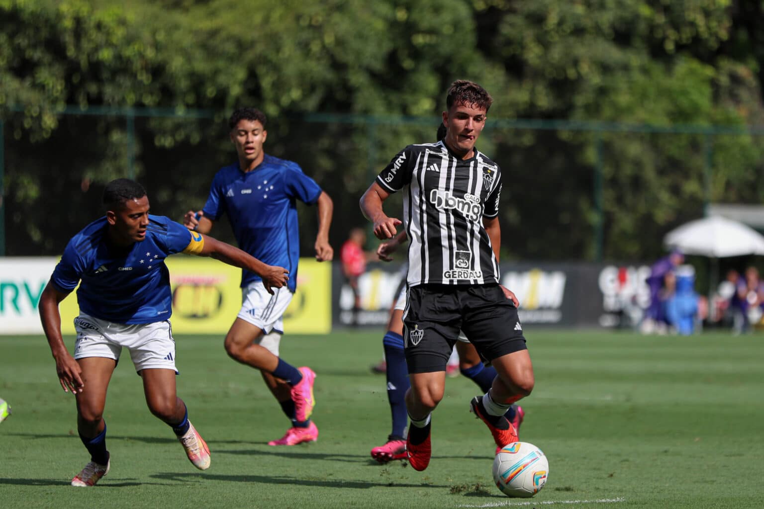Atl&eacute;tico-MG renova contrato de maior joia da base pela segunda vez no ano