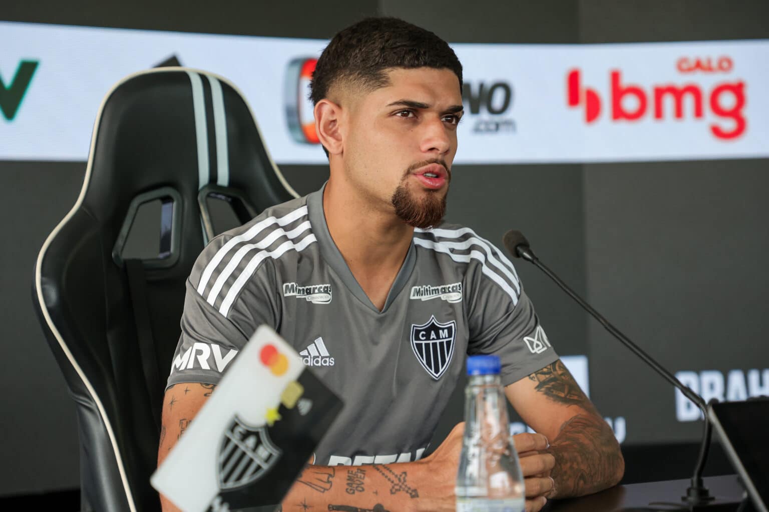 Rubens comenta &ldquo;nova&rdquo; fun&ccedil;&atilde;o e rasga elogios para Arana: &lsquo;&Eacute; f&aacute;cil jogar com ele&rsquo;