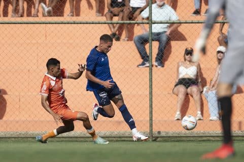 Coimbra bate o Cruzeiro no jogo de ida da final do Mineiro sub-20