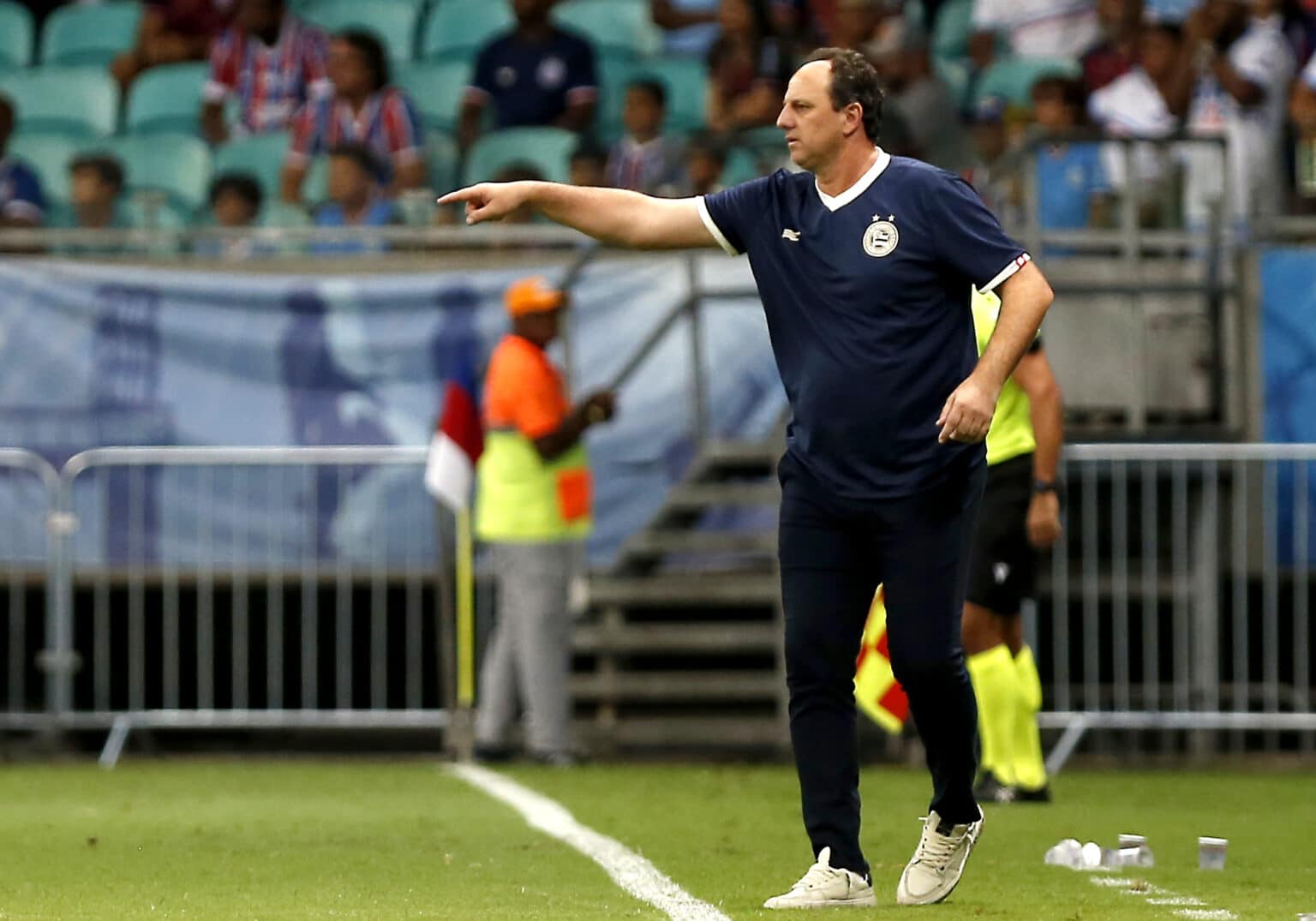 Bahia: Torcida se declara &agrave; Ceni ap&oacute;s triunfo diante do Inter: &ldquo;Eu te amo&rdquo;