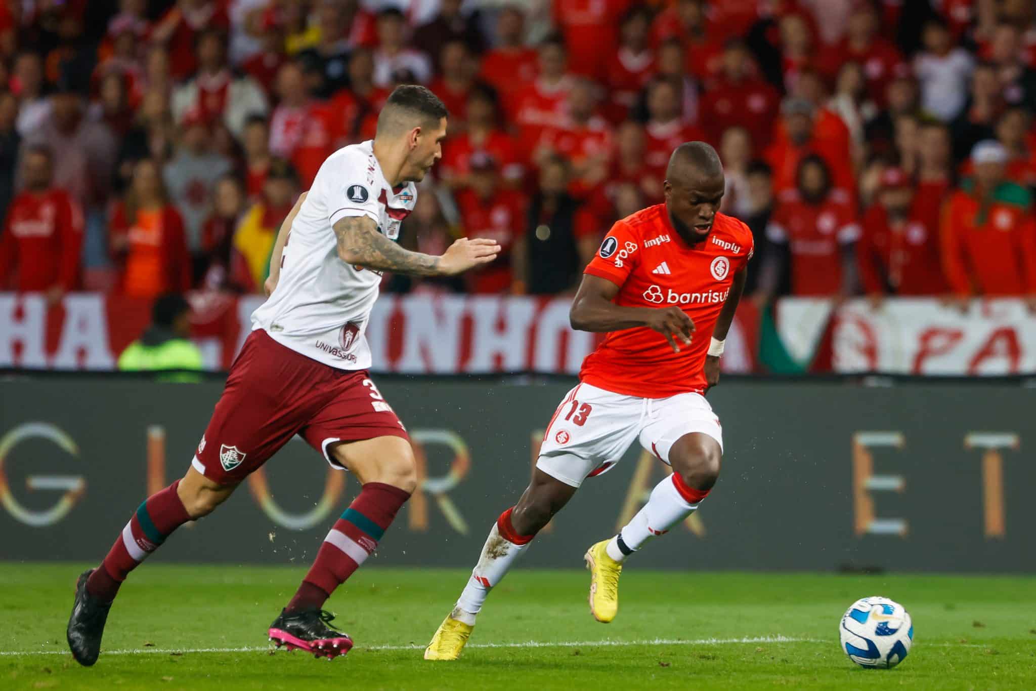 Internacional: torcedores rebatem cr&iacute;ticas racistas &agrave; Enner Valencia ap&oacute;s elimina&ccedil;&atilde;o