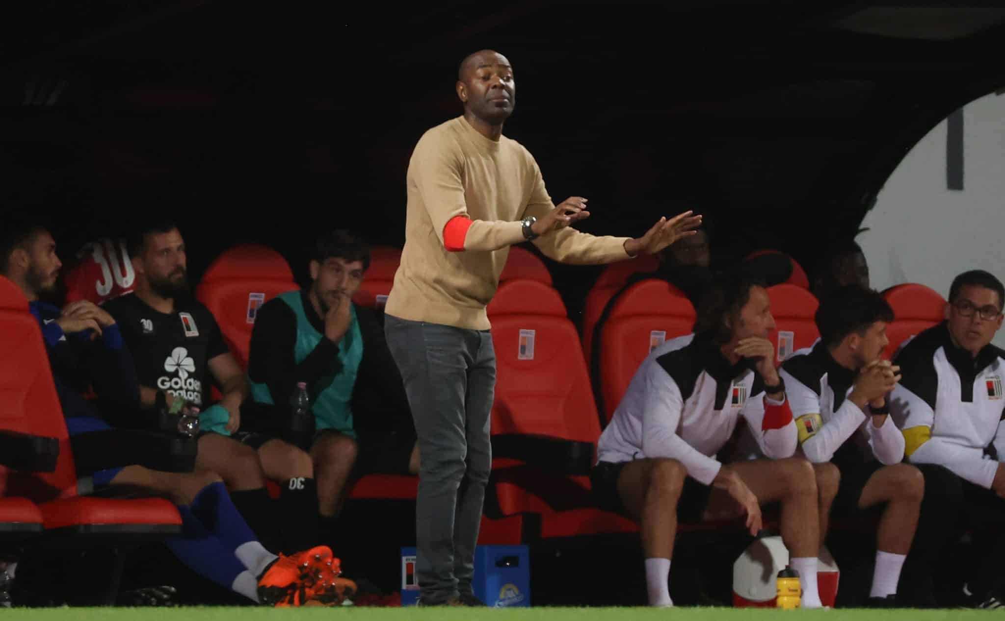 Torcida do Botafogo faz apelo por Ca&ccedil;apa, mas t&eacute;cnico mant&eacute;m foco em clube belga