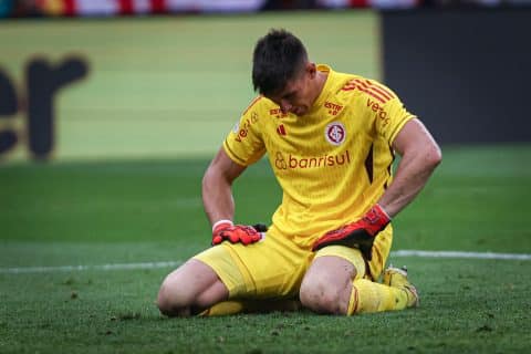 Rochet jogou Gre-Nal com fissura na costela