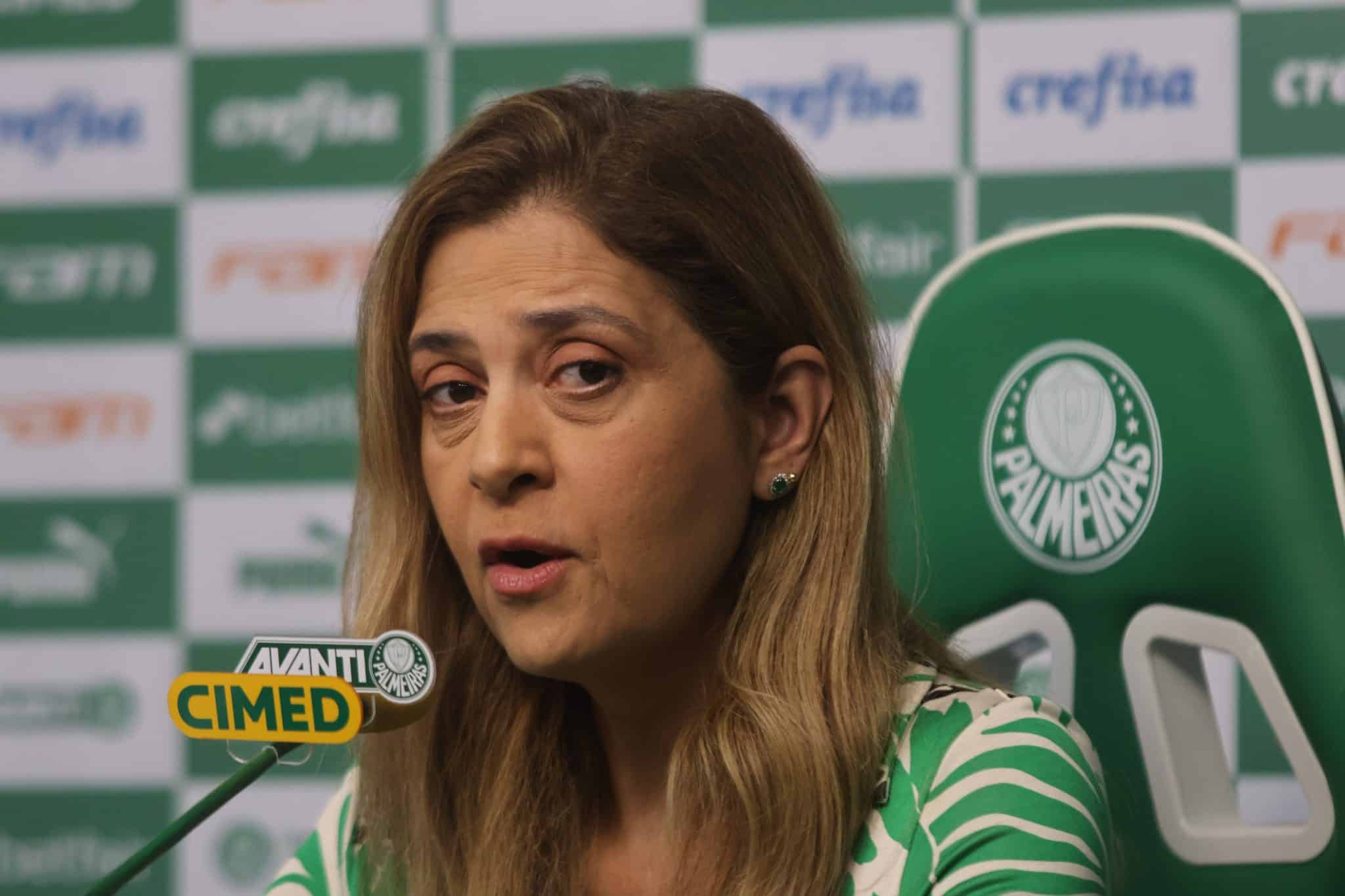 Crise no Palmeiras? Torcida culpa Leila Pereira por momento inst&aacute;vel: &ldquo;Pior presidente da hist&oacute;ria&rdquo;