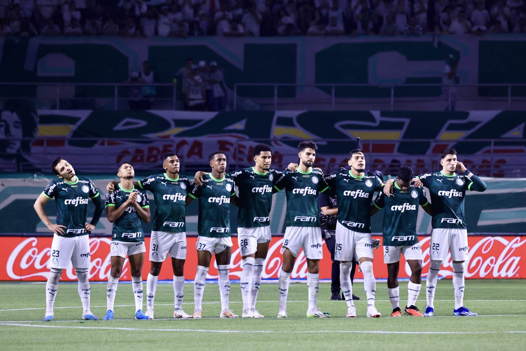 Torcedores do Palmeiras procuram raz&otilde;es para elimina&ccedil;&atilde;o na Libertadores: &ldquo;vit&oacute;rias fizeram mal&rdquo;