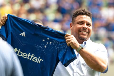 Ronaldo critica falta de apoio da torcida do Cruzeiro e causa revolta: &ldquo;inacredit&aacute;vel&rdquo;