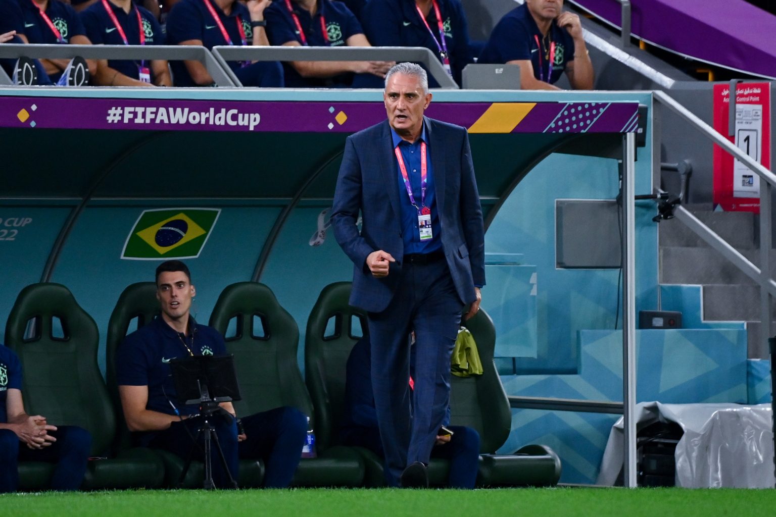 Torcida do Corinthians fica ressentida com acerto de Tite com Flamengo: &ldquo;mentiroso, sem palavra&rdquo;