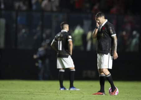 Vasco: torcedores lamentam derrota diante do Inter: &ldquo;jogaram como nunca, perderam como sempre&rdquo;