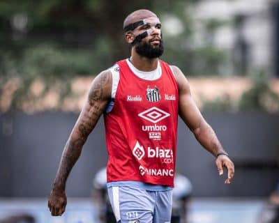 Santos: Fratura no cl&aacute;ssico com o Palmeiras faz Messias adotar m&aacute;scara de prote&ccedil;&atilde;o