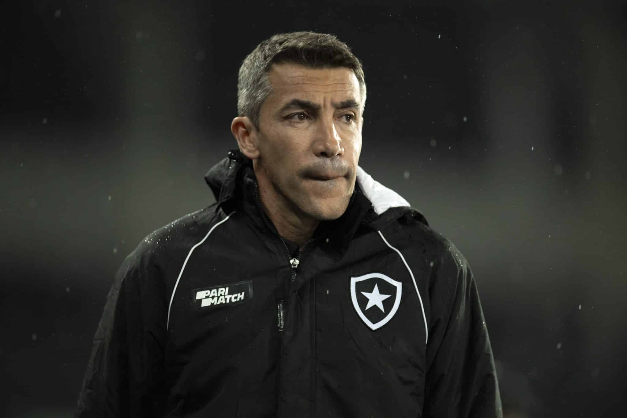 “Aprende, Bruno Lage”: torcida do Botafogo detona técnico português e se derrete por Tiquinho