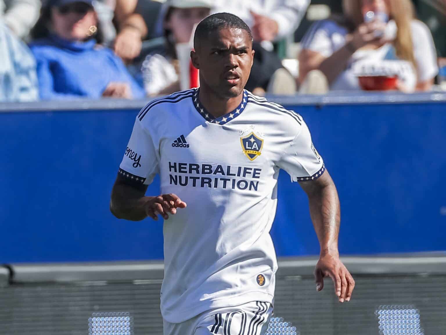 Douglas Costa se despede do LA Galaxy e causa alvoroço na torcida do Grêmio