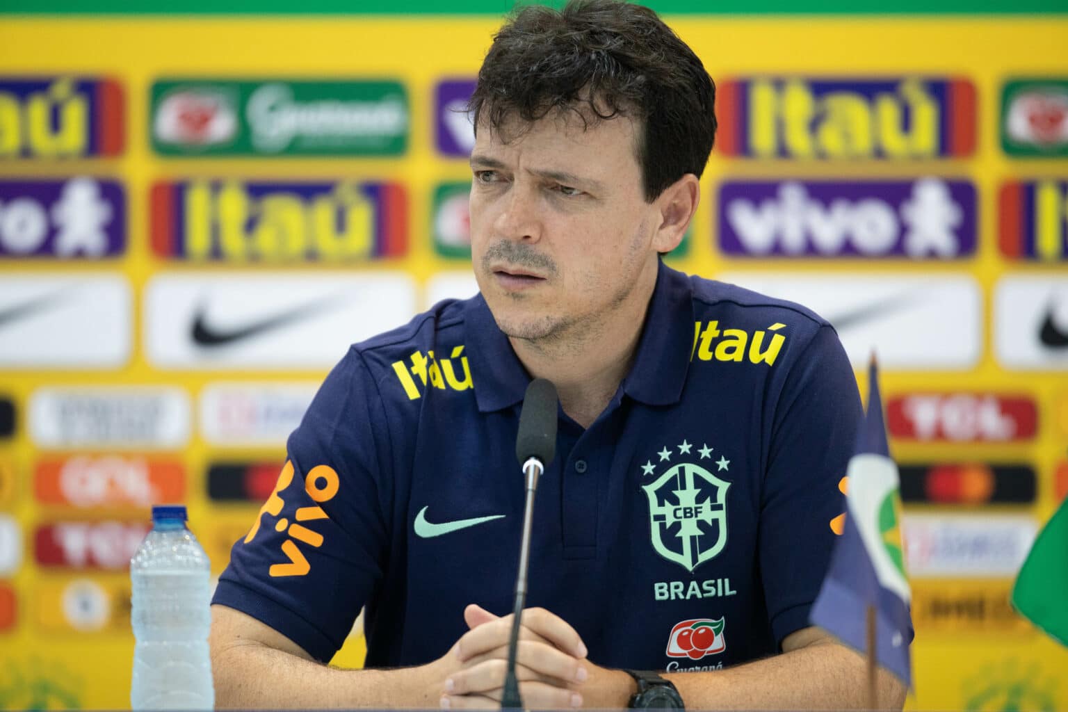 Derrota da Sele&ccedil;&atilde;o Brasileira rende compara&ccedil;&atilde;o com &ldquo;pior time do mundo&rdquo;; entenda