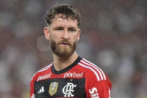 Flamengo x Santos: L&eacute;o Pereira viaja com a delega&ccedil;&atilde;o para Bras&iacute;lia